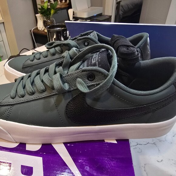 New Nike SB Blazer Low Pro GT Shoes - Vintage Green (DV1226-300) MENS SIZE 10 - Picture 1 of 9